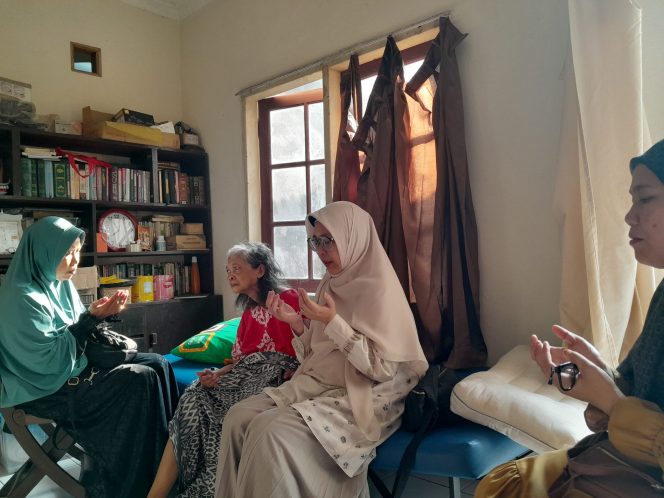 
					Hj. Iin Nur Fatinah Sampaikan Doa dan Kepedulian untuk Kader yang Sakit serta Keluarga yang Berduka