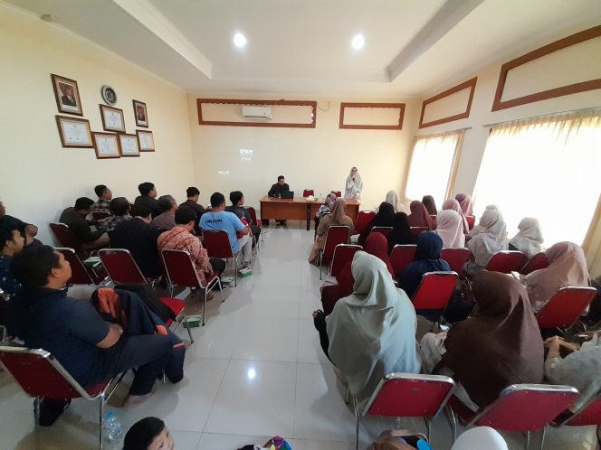 
					Hj. Iin Nur Fatinah Apresiasi Dedikasi Guru Mentor dan Pembina Spiritual dalam Membina Generasi Muda