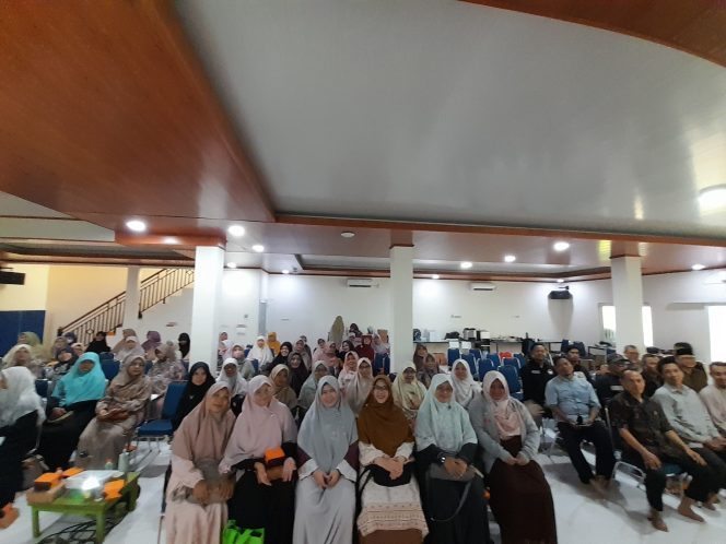 
					Hj. Iin Nur Fatinah Gelar Pengawasan Pemerintah Bersama Pembina dan Guru Ngaji di Sukmajaya