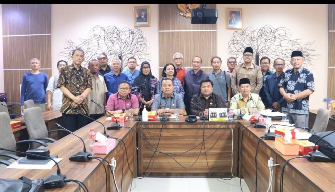 
					Fraksi PKS Kawal Hak Warga, Komisi A DPRD Tegaskan Keadilan Harus Berdiri di Atas Hukum