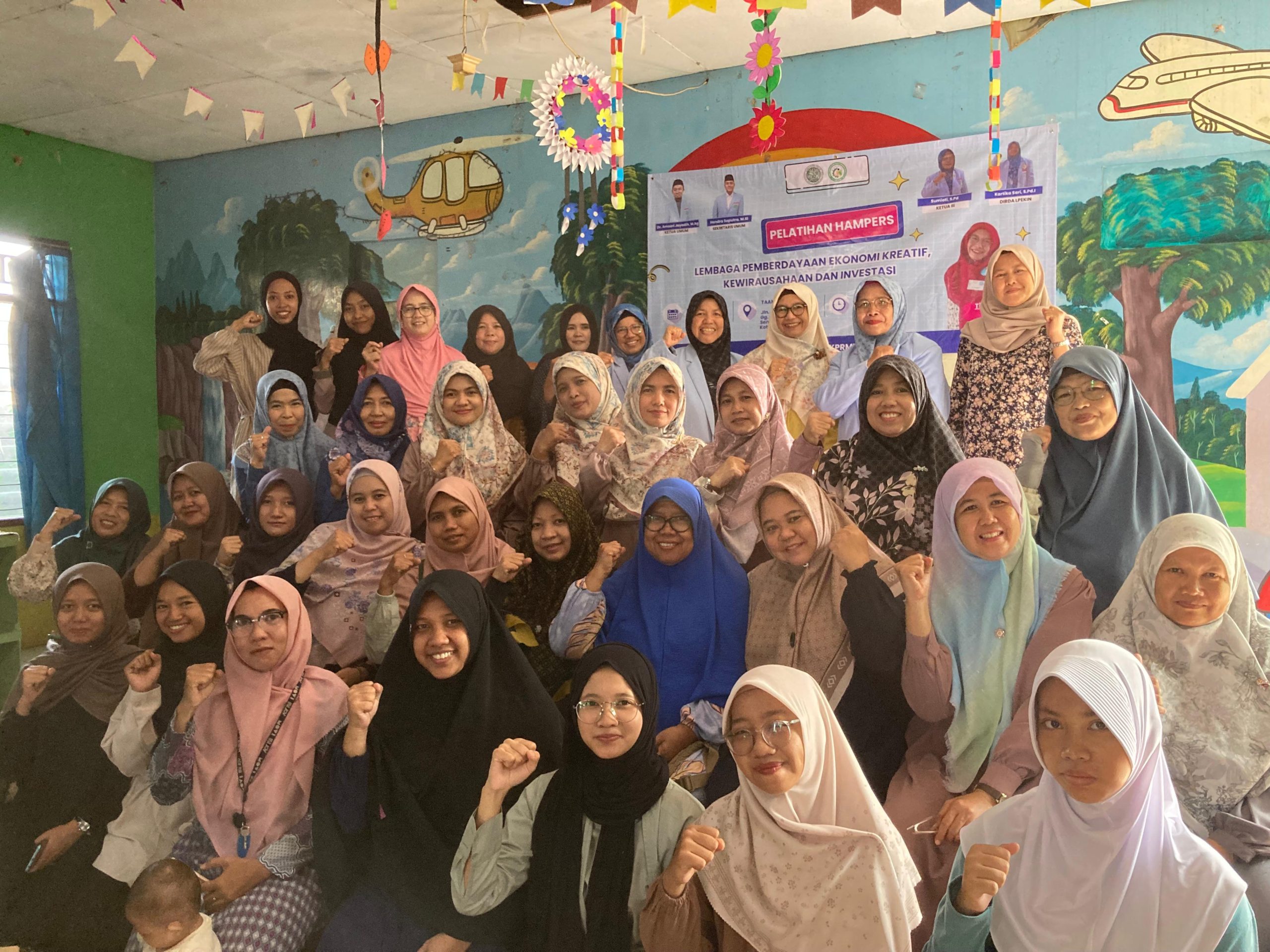 LPEKIN BKPRMI Kota Depok Gelar Pelatihan Hampers, Bekali Peserta Keterampilan Wirausaha Kreatif