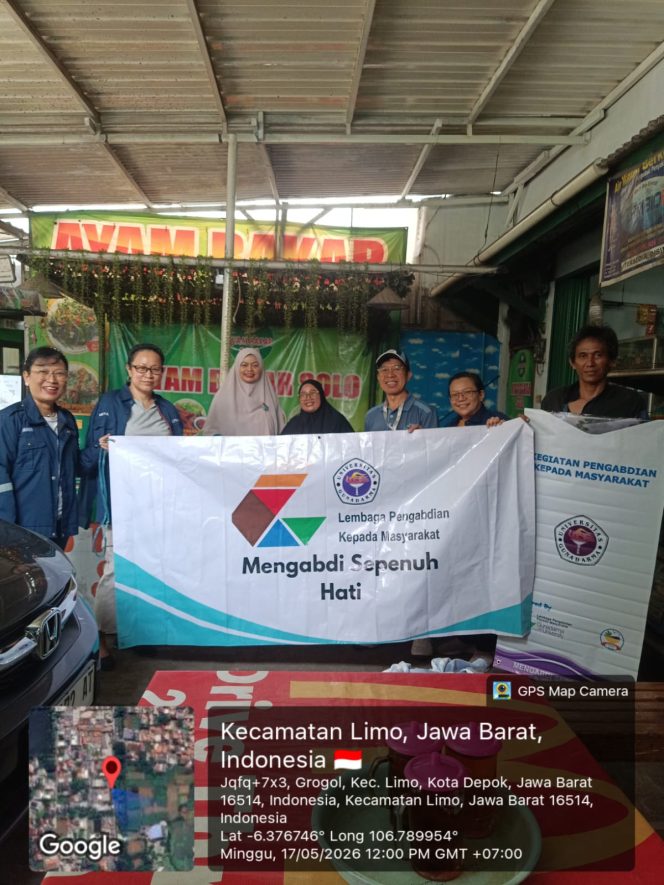 
					Kreatif! Dosen UG Sukses Padukan Digitalisasi IT, Instalasi Listrik, dan Branding Kemasan di Ayam Bakar Solo