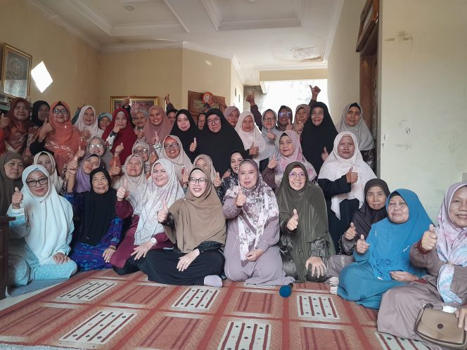 
					Hj. Iin Nur Fatinah Tekankan Pentingnya Ilmu Parenting dalam Ta’lim Bulanan di Sukmajaya