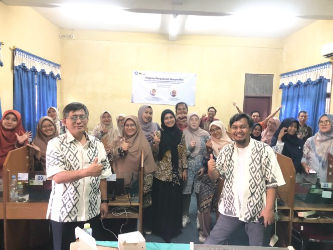 
					Dosen Matematika UNJ Latih Puluhan Guru SMP se-Kota Depok Kembangkan Bahan Ajar Berbasis LMS