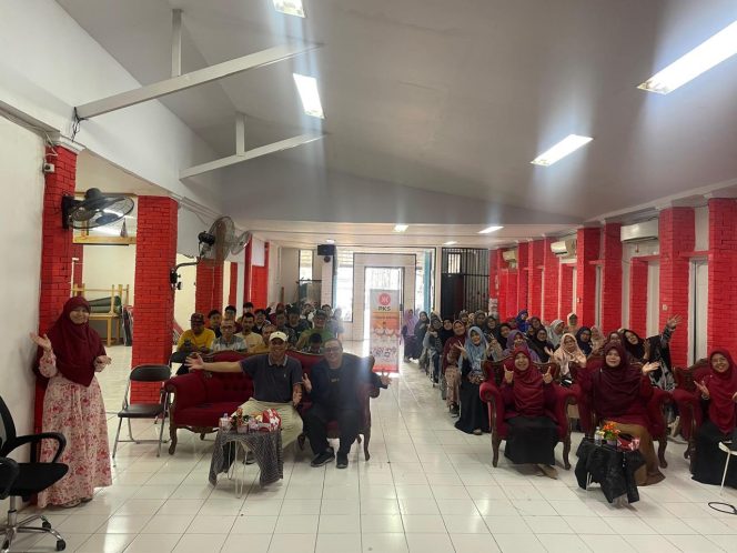 
					Komdigi PKS Pancoran Mas Gelar Sekolah Digital Batch IV, Ketua DPC PKS H. Ilham Ajak Peserta Bijak Menggunakan Konten AI