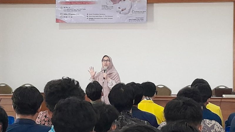 Hj. Iin Nur Fatinah Ajak Pelajar dan Mahasiswa Kenali Peran Legislatif dalam Pendidikan Demokrasi
