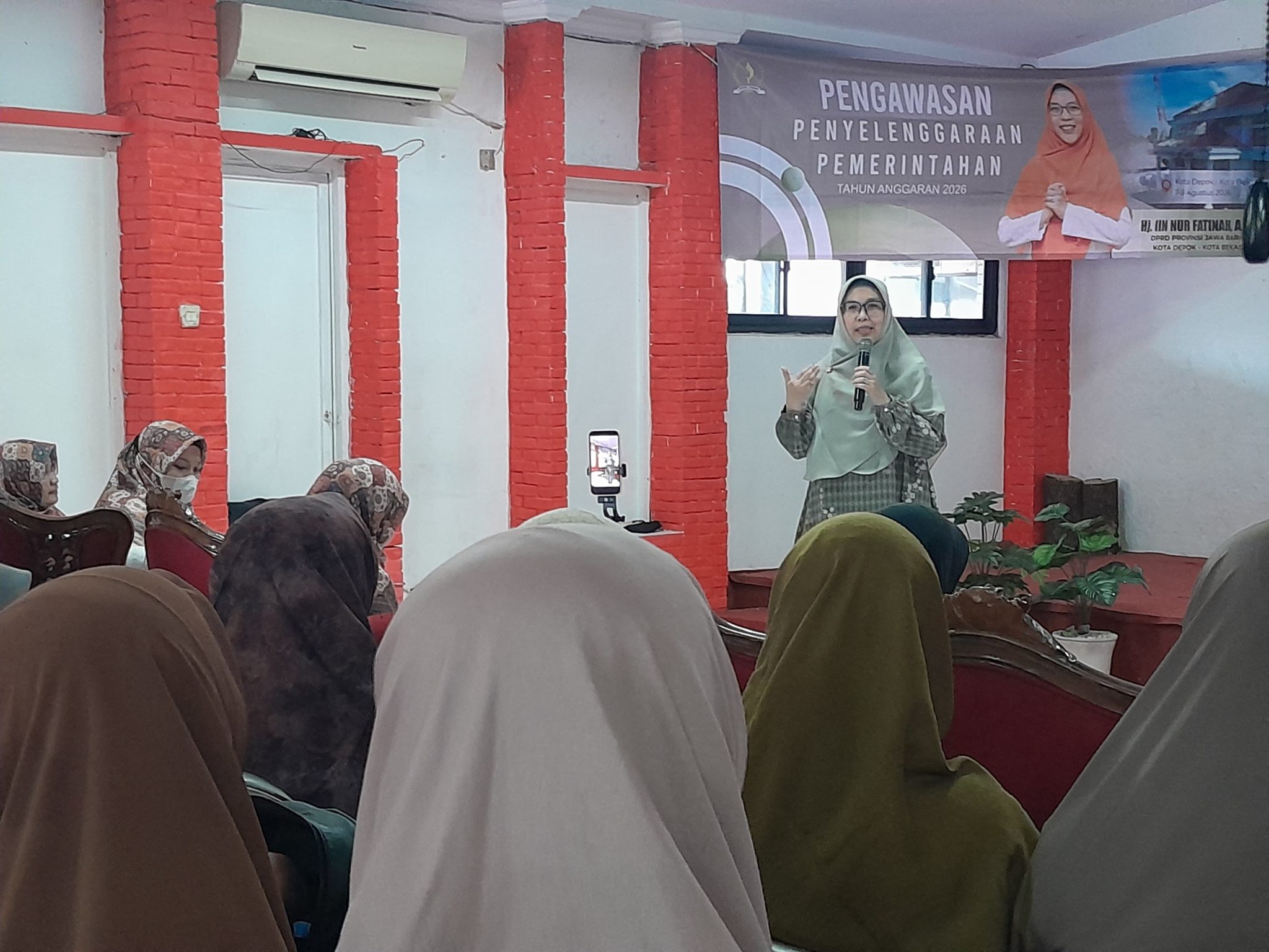 Hj. Iin Nur Fatinah Serap Aspirasi Tokoh Perempuan dan Pengurus Lingkungan di Mampang Depok